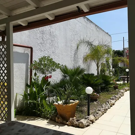 Villa Mediterranea Torre dell'Orso Exterior photo